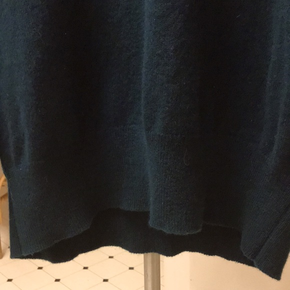 MENS V neck pullover sweater. - Picture 5 of 7